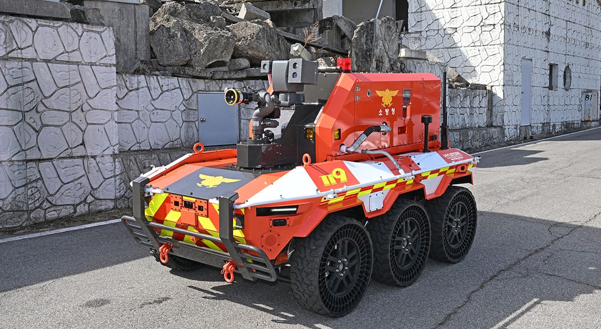 Autonomous firefighting robot
